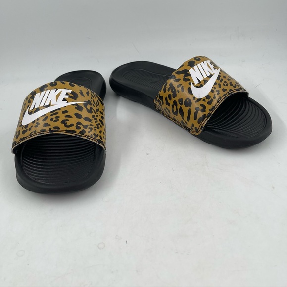 NEW! Nike Women’s Victori One Leopard Print Slides Sandals - Size 6 - Picture 6 of 11